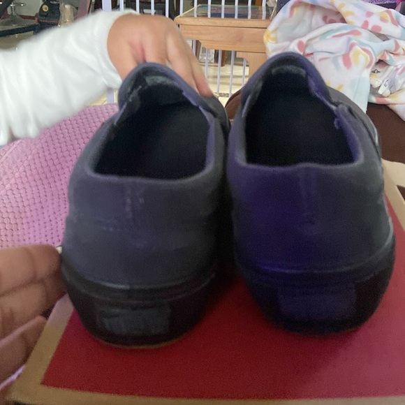 Vans - Picture 3 of 3